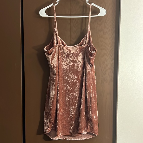 Pink/ rose gold velvet slip on dress - Picture 6 of 7